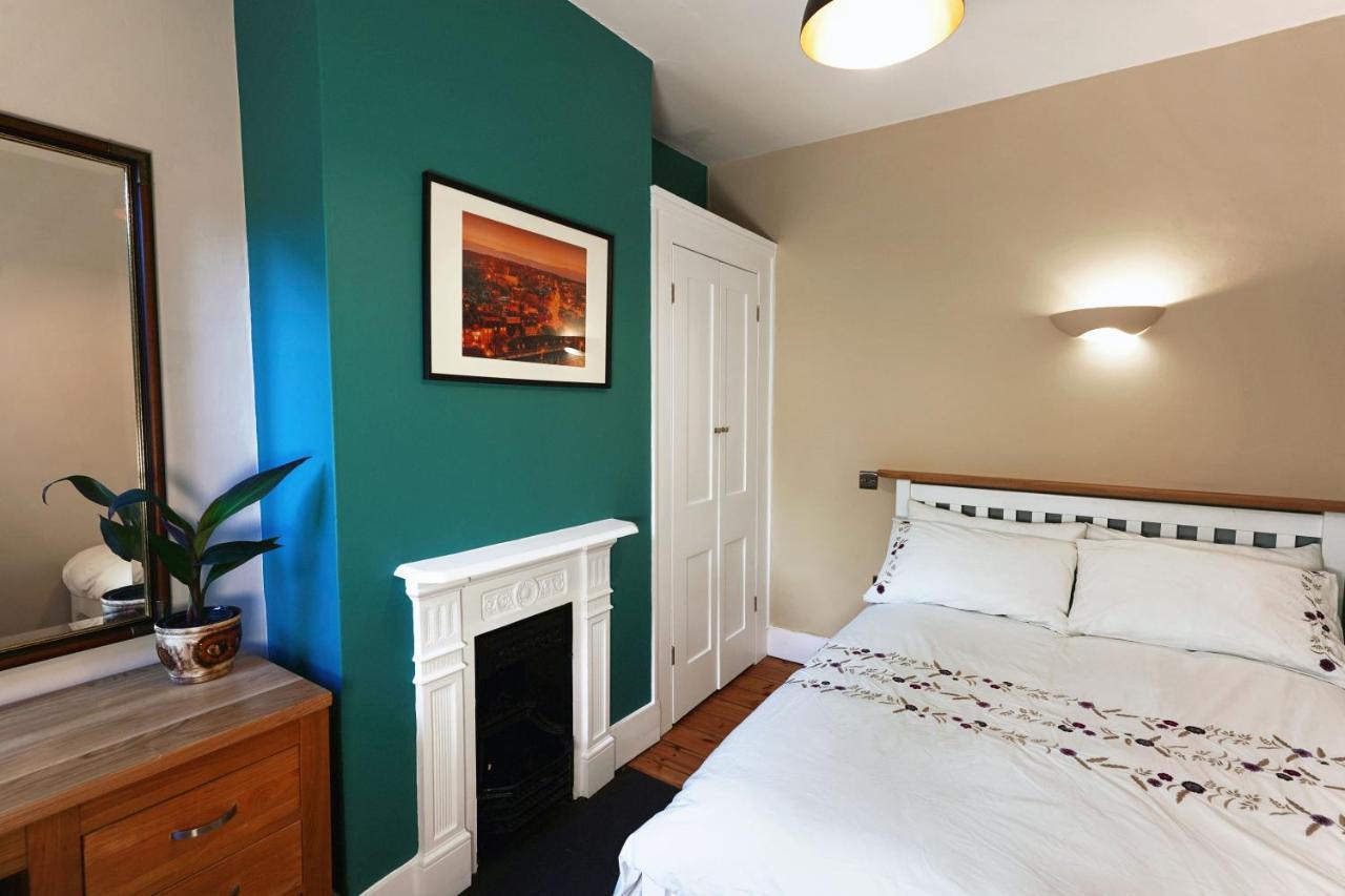 Tastefully Decorated 1-Bed With Free Parking - At Hem Apartment Winchester Exterior photo